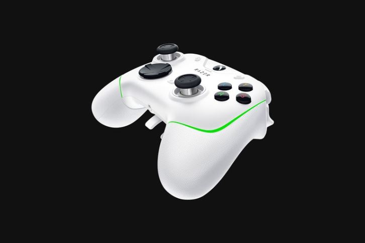 consola blanco Razer croma de lobezno v2 LTD6Z161