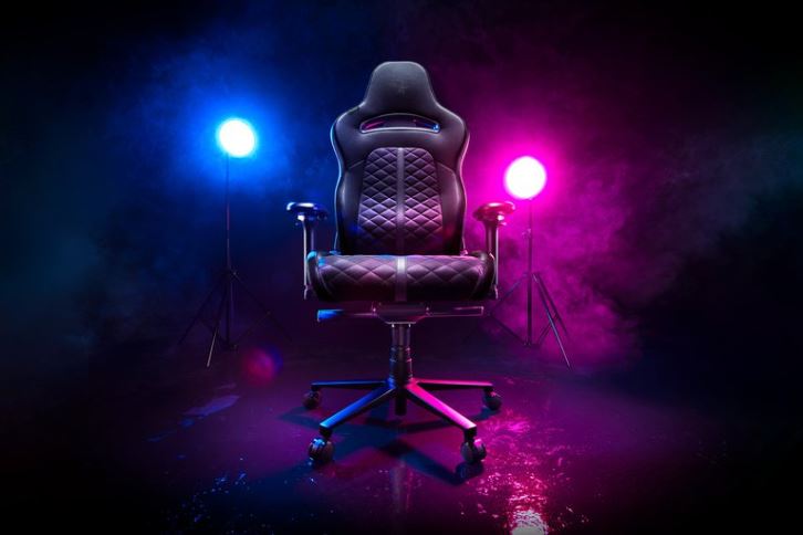 silla de juego negro Razer enki LTD6Z132