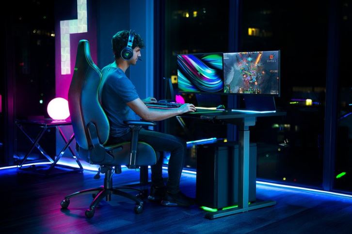 silla de juego negro Razer iskur LTD6Z136